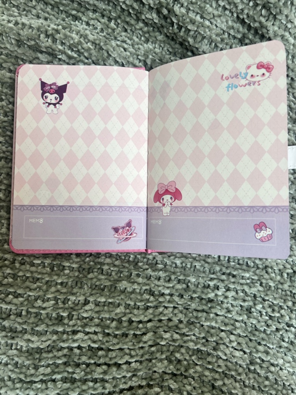 Hello Kitty Pink Heart Journal Calander & Matching Pen Set - Picture 9 of 10